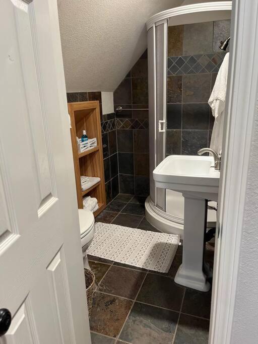 Adorable 1 Bedroom With Pool, And Horse Arena Oakdale